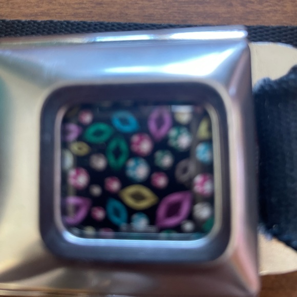 Adorable, seatbelt buckle belt   featuring the Disney princesses - Picture 4 of 6